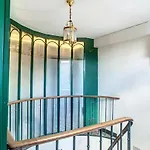 Chic à la Parisienne, Central Paris - Marais