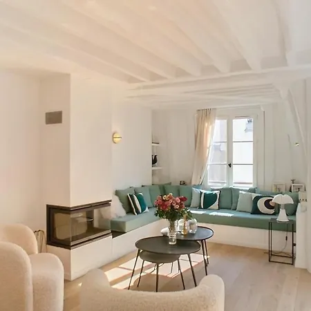 Apartment Chic A La Parisienne, - Marais Paris