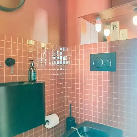 Chic A La Parisienne, - Marais Apartment Paris